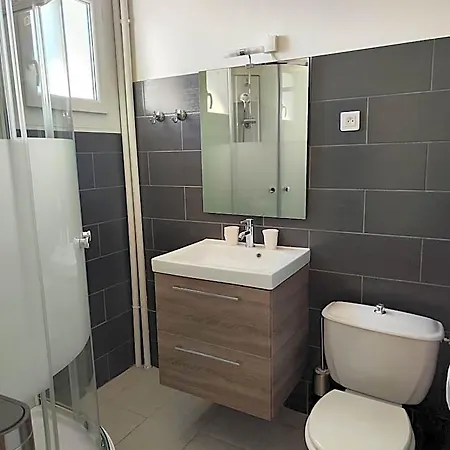 Otel Le Sporting Beaumont-sur-Leze