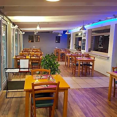 Le Sporting Otel Beaumont-sur-Leze